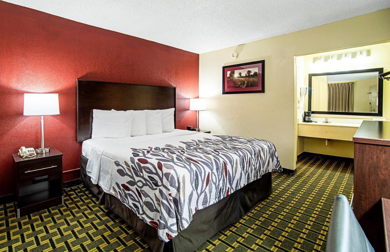 Red Roof Inn & Suites Greenwood, Sc Exterior photo