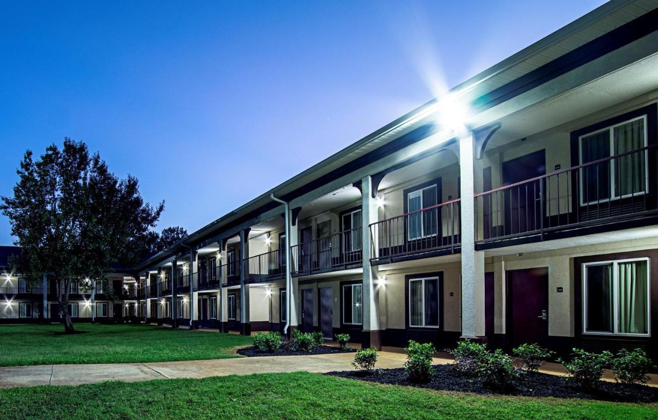Red Roof Inn & Suites Greenwood, Sc Exterior photo