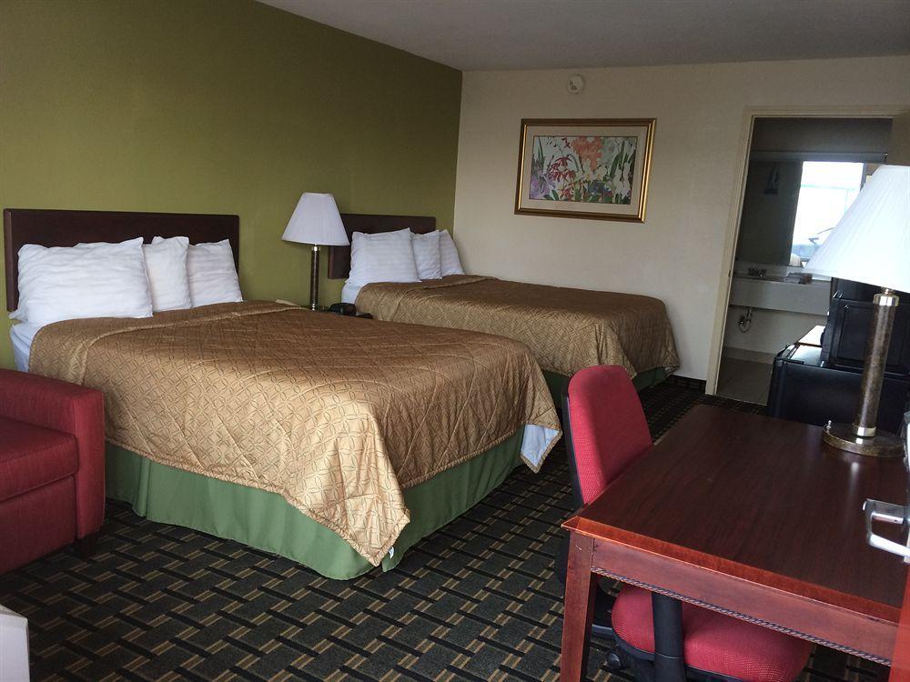 Red Roof Inn & Suites Greenwood, Sc Exterior photo